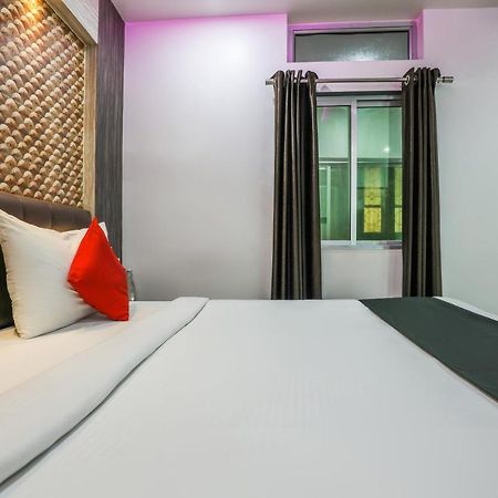 Oyo 14472 Brahmaputra Guest House กูวาฮาติ ภายนอก รูปภาพ
