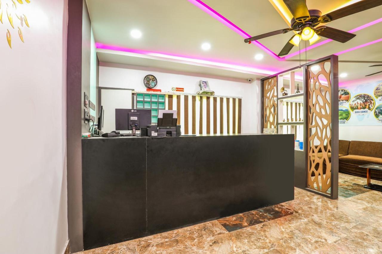 Oyo 14472 Brahmaputra Guest House กูวาฮาติ ภายนอก รูปภาพ