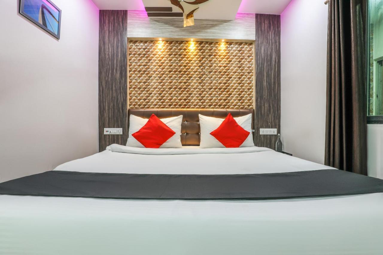 Oyo 14472 Brahmaputra Guest House กูวาฮาติ ภายนอก รูปภาพ